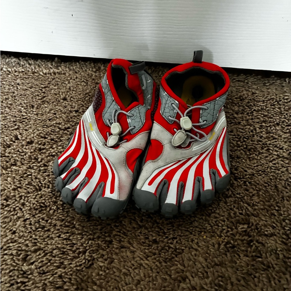 Vibram Kids Water Shoes in Red and Gray